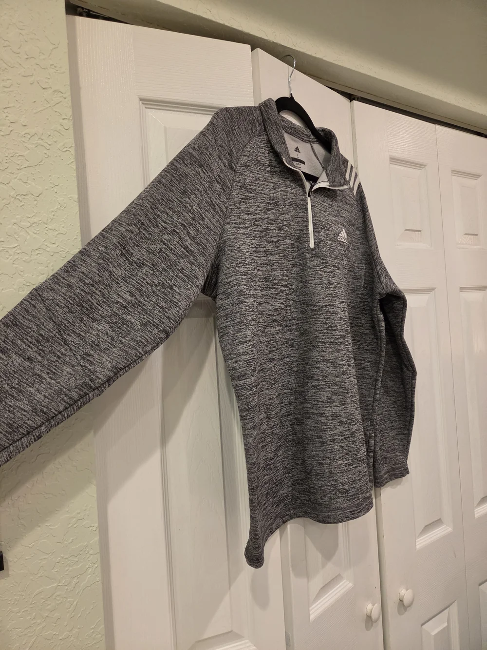 adidas Golf Men’s Gray Quarter-Zip Performance Sweater Size Large.